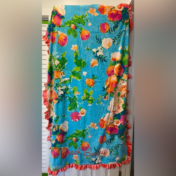 Beach Bunny 🌊🐰 Bahama Mama Towel - Picture 2 of 4